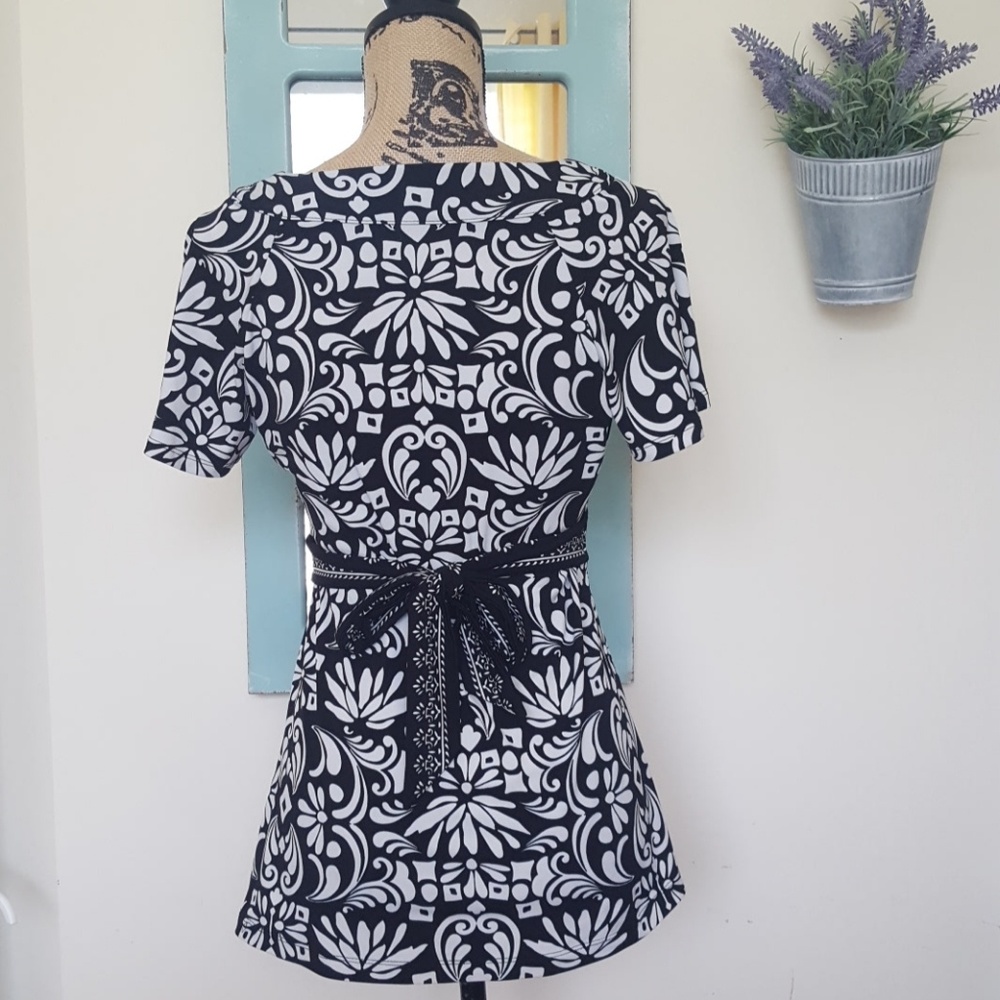 Apt 9 Faux Wrap Black & White Floral Top - Picture 3 of 5